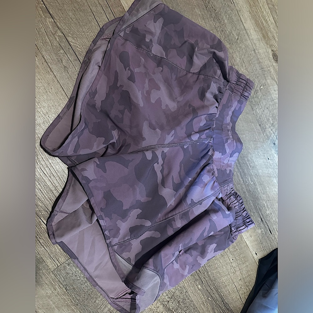 Pink/purple camo hotty hot 4in lululemon shorts